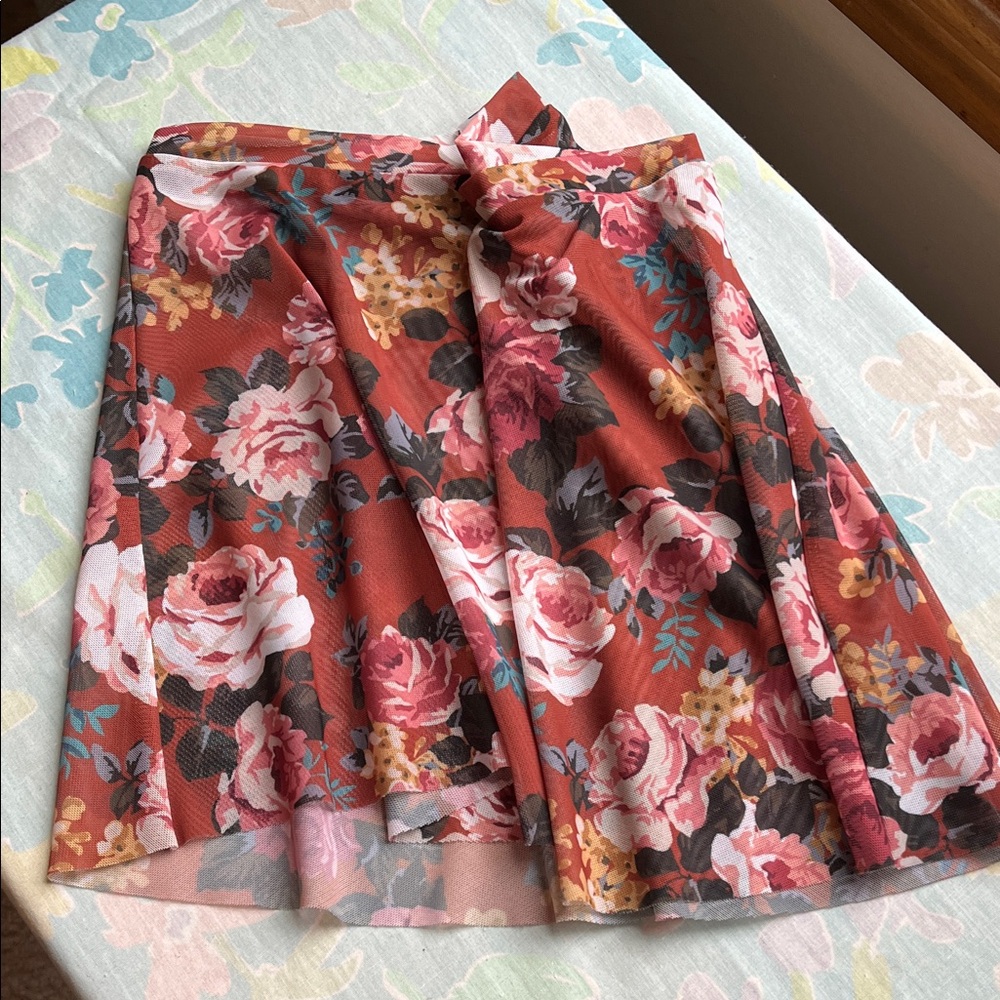 Elevè ballet skirt. Size large pullon. Fall colors rust, pinks, dark green NWOT